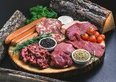 Potrebbe arrivare in Europa una nuova tassa sulla carne. Ecco quanto costerà alle famiglie