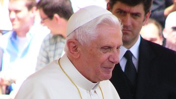 Cosa succede con la morte di Papa Benedetto?