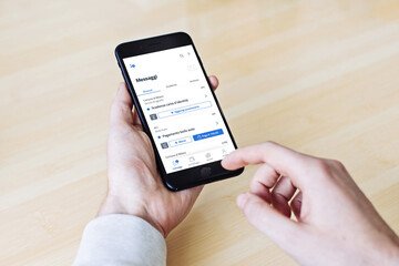 Come pagare il bollo auto con l'app IO