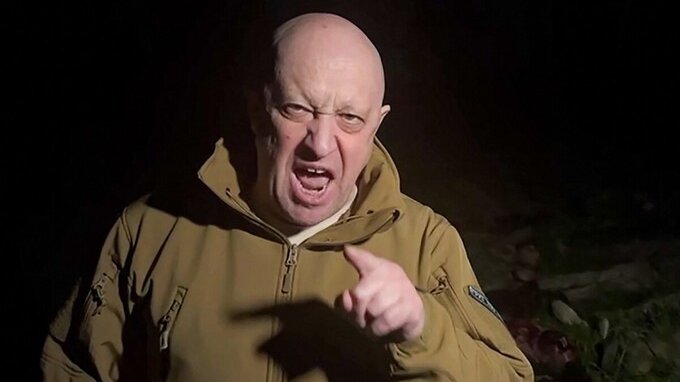 Yevgeny Prigozhin, chi è e quanto guadagna l'imprenditore che ha dichiarato guerra a Putin