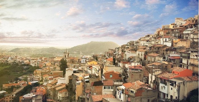 Il marketing territoriale in Italia oggi tra identità, competenze e borghi da riabitare