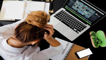Congedo parentale: se il genitore non sta con i figli rischia il licenziamento