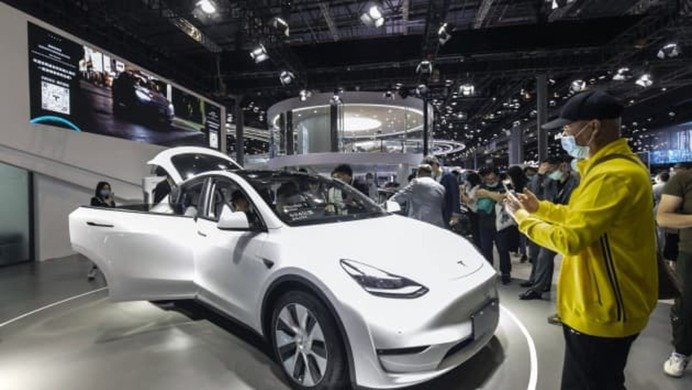 Tesla ritira quasi 300mila auto dal mercato cinese
