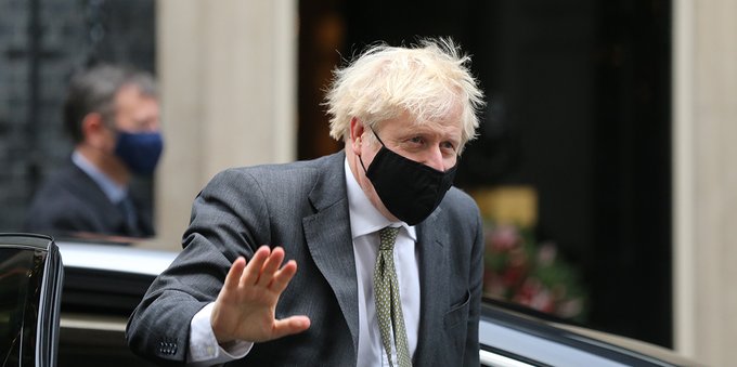 Boris Johnson si dimette? Cosa rischia per la vicenda “partygate”