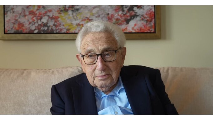Kissinger: «È stato un errore offrire all'Ucraina l'adesione alla NATO» 