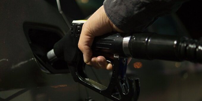 Prezzo della benzina, il piano per tagliare i costi del carburante: ecco cosa succederà nelle prossime settimane