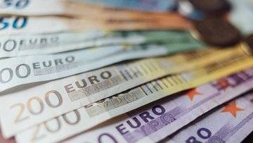 Pagamenti in contanti, limite a 3.000 euro dal 2027, ecco per chi
