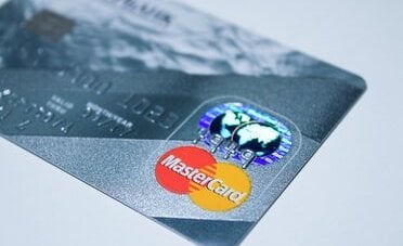 Mastercard potrebbe eliminare tutte le carte di pagamento	