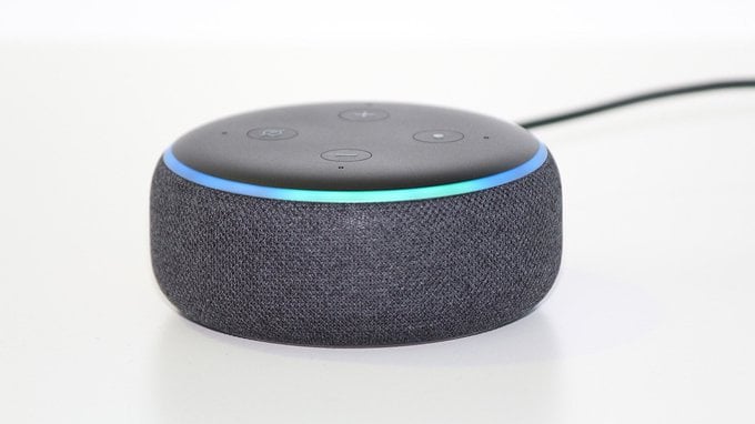 Come funziona Alexa+, quanto costa e cosa cambia con l'AI generativa