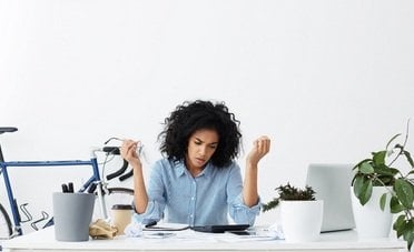 Sei un libero professionista in Italia? Il 18% lavora 49 ore o più a settimana