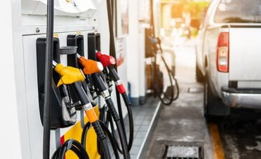 La benzina Super E10 è consigliata dagli esperti e più economica della E5