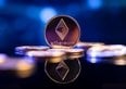 Perché Ethereum scende ancora oggi: deflussi dagli ETF e la Fed di Warsh lasciano i tassi fermi