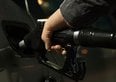 Scende il prezzo della benzina e sale quello del diesel, lo Stato quanto ci guadagna?