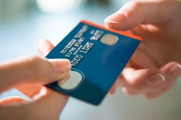 Cos'è una carta di debito e come funziona