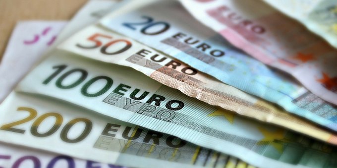 Slancio rialzista dell'euro in vista di una Bce aggressiva