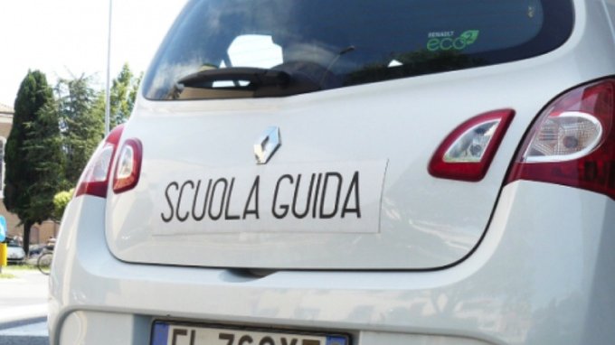 Quanto costa aprire una scuola guida? Requisiti e spese