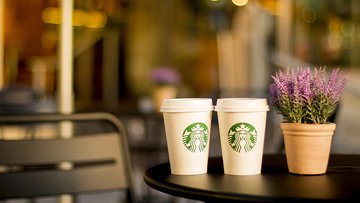 Starbucks: calo vendite del 50% in Cina a causa del coronavirus