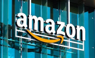 Amazon ha tagliato 30.000 posti di lavoro in 8 mesi per investire 200 miliardi in AI