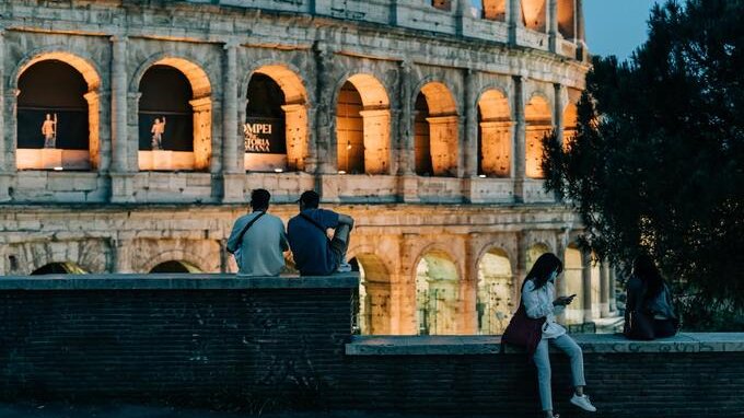 Mezza Italia in zona bianca, 5 regioni cambiano colore da lunedì 