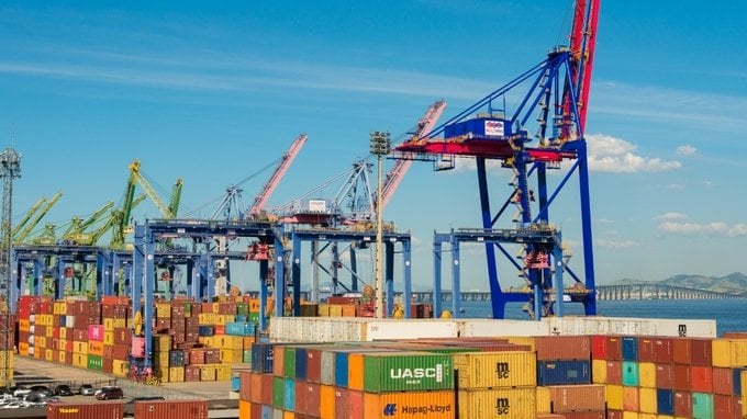 Volo dei noli e ricerca di alternative: la crisi del Mar Rosso sconvolge i commerci globali