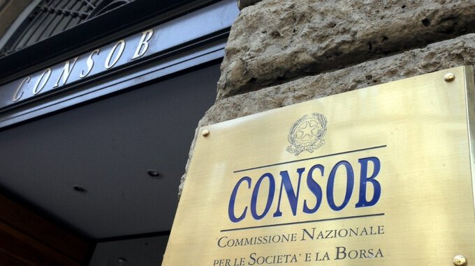 Banche italiane quotate a Piazza Affari, il punto della Consob su utili, azioni e dividendi