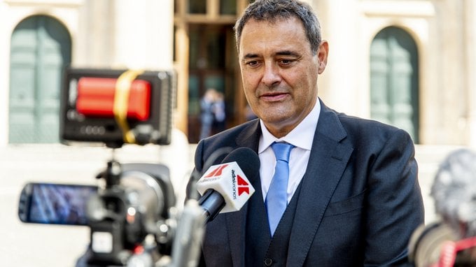 Bollette tra dazi e scenari futuri, cosa accadrà nel 2025. Parla Besseghini (presidente ARERA)
