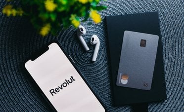 Come funziona Revolut? Ecco cosa offre, quanto costa e perché sceglierla