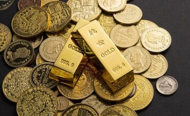 Oro ai minimi con tassi Bce al rialzo. Ma target JPMorgan e BofA a $5.000-$6.000