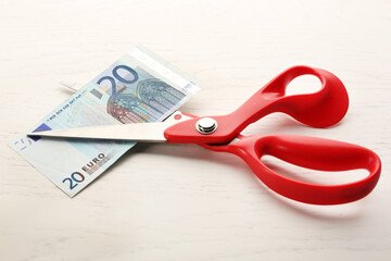 Assegno unico, 175 euro in meno (al mese) per ogni figlio a chi dimentica l'Isee