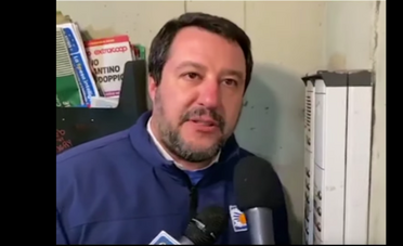Emilia Romagna, l'ultima di Salvini: citofona a casa di un presunto spacciatore. VIDEO