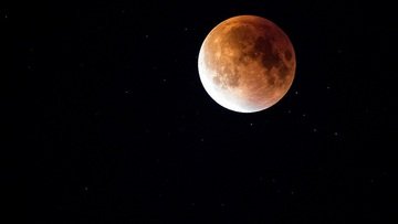 Cosa succede se il 4 marzo un missile colpisce la luna