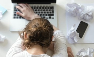 Addio agli stagisti, ora le aziende preferiscono l'AI. Ma per molti è una buona notizia
