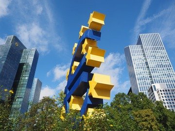 Eurozona, inflazione preliminare annuale in calo