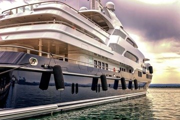 Leclerc, inizio difficile in F1. Si consola con uno yacht da oltre €15 milioni