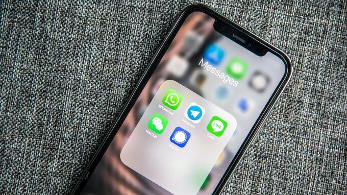 Banche, perché il futuro sono WhatsApp e la messaggistica istantanea 