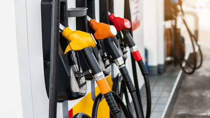 Benzina a 1 euro al litro: dal 31 agosto aumentano gli sconti carburante, ecco per chi 
