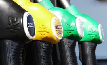 Oltre 3.500 persone hanno richiesto un risarcimento di €20 per l'aumento del prezzo del carburante