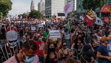Brasile: in migliaia manifestano contro Bolsonaro. Cosa sta succedendo?