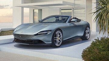 Ferrari Roma Spider: motore V8 e capote in tela per una cabrio da sogno