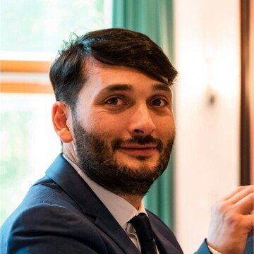 Angelo Pinto, chi è il boss in incognito direttore della Pinto Srl e quanto guadagna