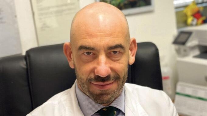  Superbatteri pericolosi, chi è più a rischio? L'avvertimento di Bassetti sul “caso Madonna”