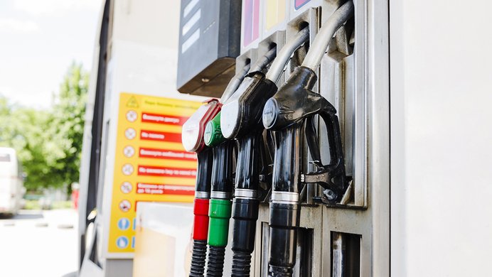 Prezzi carburanti: costo benzina, diesel, GPL e metano. Petrolio in ribasso