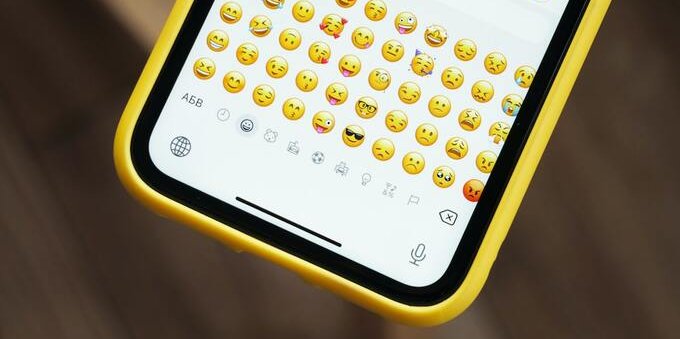 Emoji: come avere le faccine di iPhone su Android