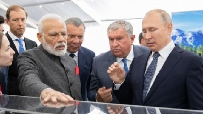 India, accordo per più petrolio dalla Russia: così New Delhi si arricchisce grazie alle sanzioni 