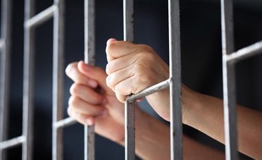 Cosa c'è di vero sulla nuova norma che farebbe uscire i tossicodipendenti dal carcere