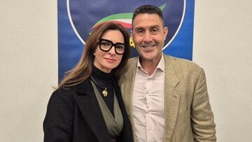 Chi è e quanto guadagna Camelia Mihailescu, la moglie di Roberto Vannacci