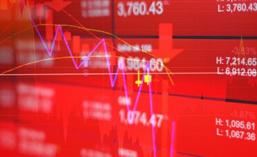 Azioni Eni rimbalzano dopo il venerdì nero, comprare ora o aspettare? 4 livelli da monitorare