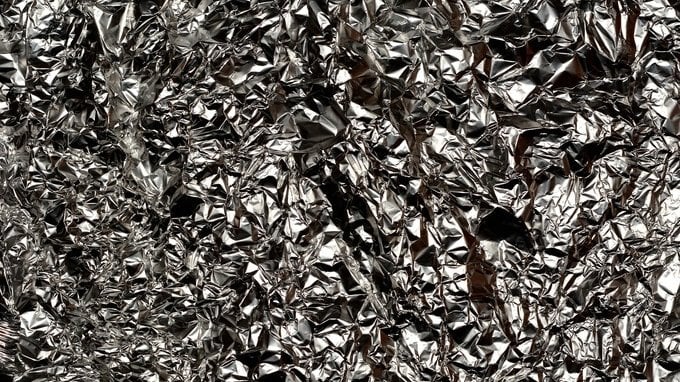 Dai metalli ai cereali fino ai preziosi: perché le materie prime sono in calo