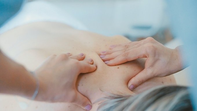 Quanto guadagna un osteopata? Lo stipendio medio in Italia