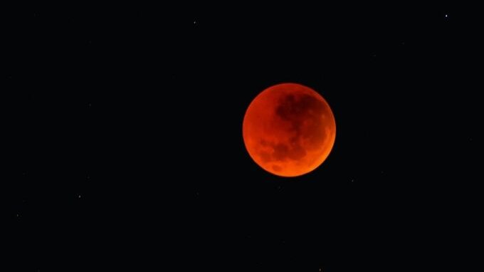 In arrivo la Superluna di Sangue oggi 26 maggio: come e quando vederla